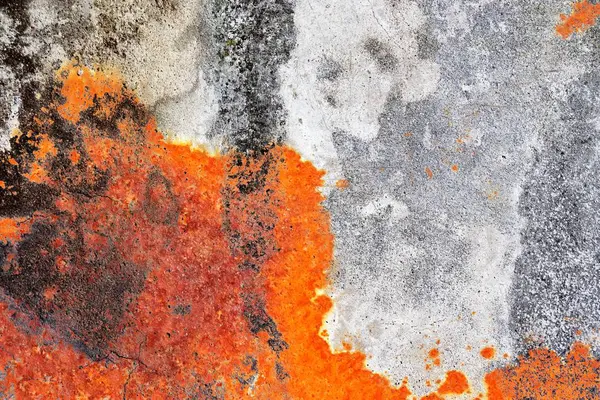 Yüksek çözünürlükte çatlaklar ile yaşlı ve yıpranmış beton duvarlar ayrıntılı yakın görünümü