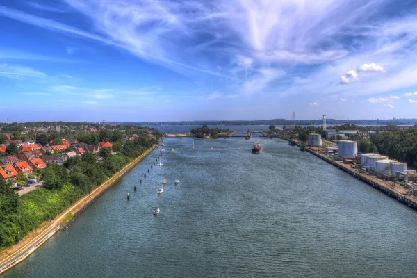 Blick Auf Und Von Der Kieler Kanalbrücke Norddeutschland Einem Sonnigen — Stockfoto