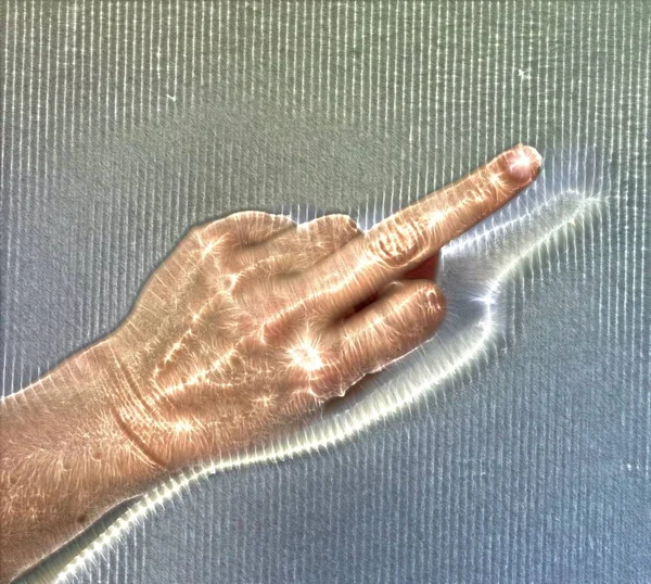 異なるシンボルを示す青いキリアンオーラを持つ輝く人間の女性の手の3D イラスト — ストック写真