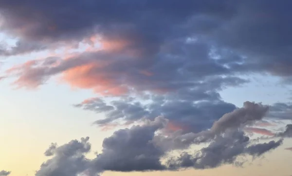 Wunderschönes Panorama Orangefarbener Und Gelber Wolken Bei Sonnenaufgang Sonnenuntergang Blauen — Stockfoto