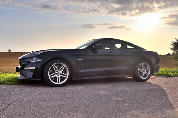 Szlezwik Holsztyn Niemcy Września 2019 Ford Mustang 2018 Czarny Sportowy — Zdjęcie stockowe