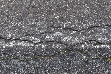 Farklı cadde ve yolların asfalt yüzeylerinde yakından bakıldığında detaylı görünüm