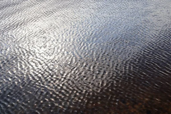 Detaillierte Nahaufnahme Von Wasseroberflächen Mit Wellen Und Wellen Und Dem — Stockfoto