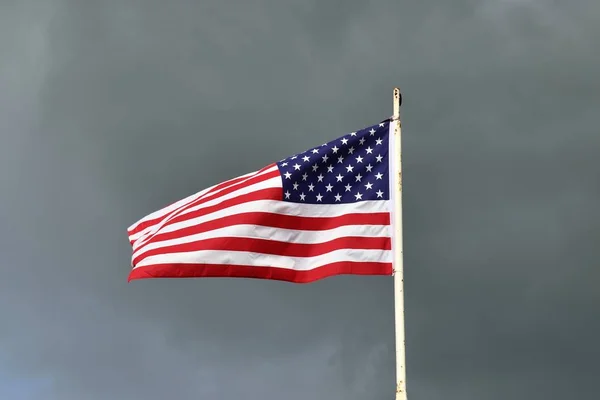 Nationalflagge Der Vereinigten Staaten Von Amerika Wind — Stockfoto