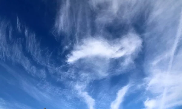Schönes Panorama Weißer Cirrus Wolkenformationen Blauem Himmel — Stockfoto