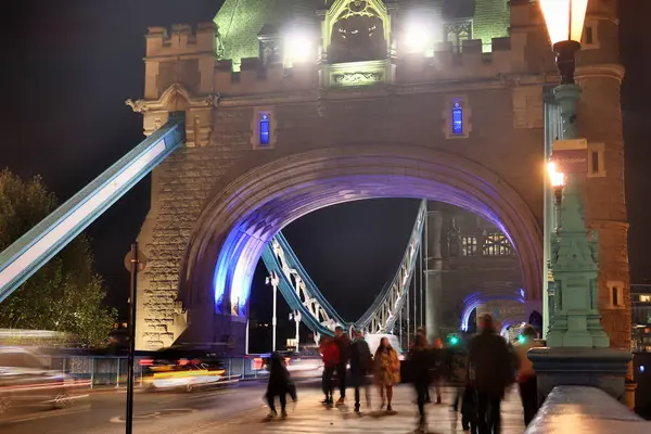 Nocne Ujęcie Słynnego Tower Bridge Londynie Pięknymi Światłami — Zdjęcie stockowe