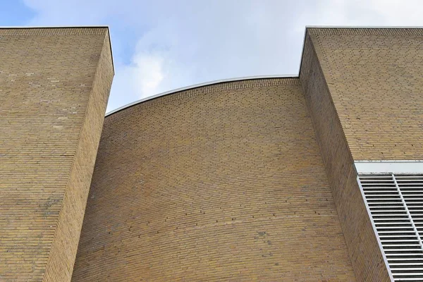 Modern Kantoorgebouw Gevels Met Glas Reflecterend Zonlicht Ramen Gevonden Kiel — Stockfoto