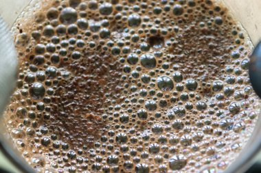 Kahve fincanındaki manzarayı kapat..