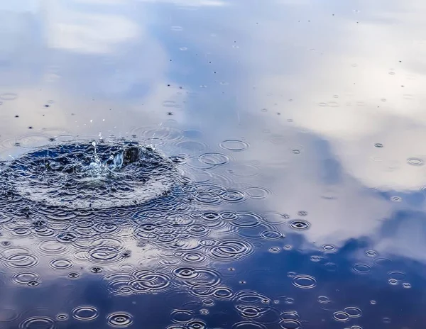 Beautiful Water Lake Splashing Water Ripples Surface Clouds Sky Reflections — Stock Photo, Image