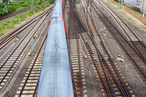 Flera Järnvägsspår Med Korsningar Vid Järnvägsstation Ett Perspektiv — Stockfoto