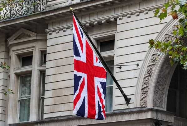 Egyesült Királyság Zászló Zászlórúd Mozog Szél Ellen — Stock Fotó