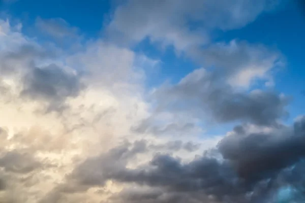 Belo Panorama Nuvens Laranja Amarela Nascer Pôr Sol Céu Azul — Fotografia de Stock