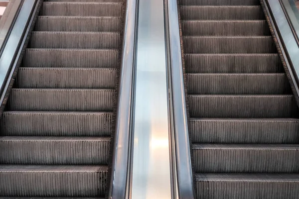 Passos Vazios Uma Escada Rolante Uma Visão Perspectiva — Fotografia de Stock