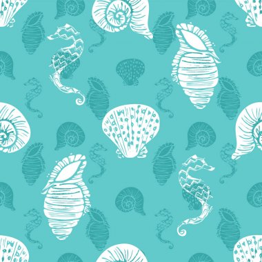 Katmanlı mavi ve beyaz vektör denizatı, denizyıldızı ve deniz kabuğu siluetleri. Dikişsiz desen arka planı.