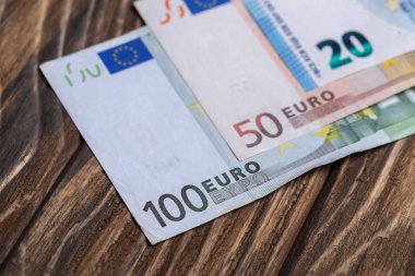Euro banknot - yüz yirmi elli 100 50 20