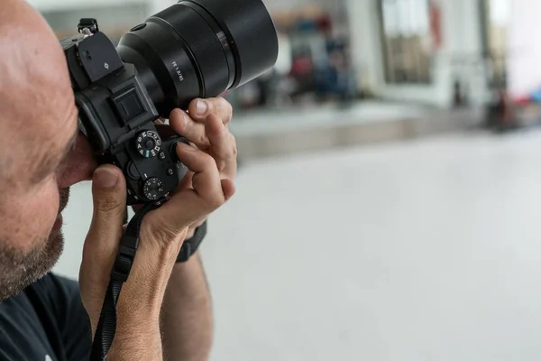 Photographer working in a fitness session