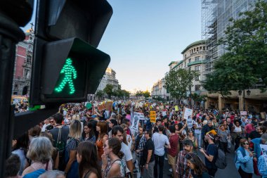 Madrid İspanya 270919 İklim için United. Gençler iklim değişikliğiyle birleşen sokaklara döküldü.