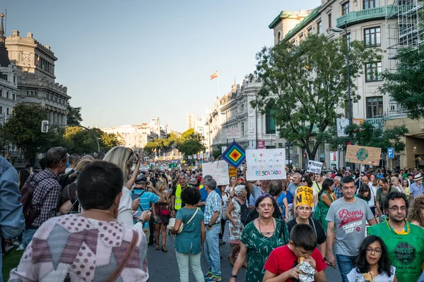 Madrid España 270919 Unidos por el clima. Jóvenes toman las calles unidos por el cambio climático . — Foto de Stock