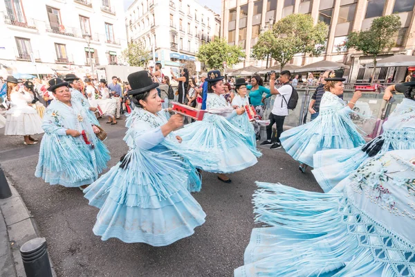 Madrid Spagna 101219, i nativi americani celebrano il Columbus Day a Madrid — Foto Stock