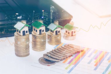 Grafik sayfası para yığınları kavramı Emlak merdiven, ipotek ve gayrimenkul yatırım için dinlenme topak evler