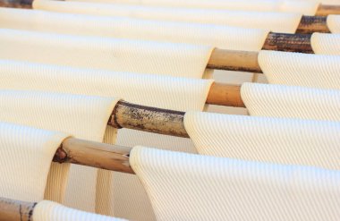 Lastik üretim süreci kereste güneş enerjisi ile pişirme, Tayland kauçuk yazının sanayi ihracat.