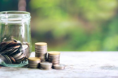 Cam filtre etkisi retro vintage tarzı ile tasarruf para yatırım, finans ve bankacılık, kavram için.