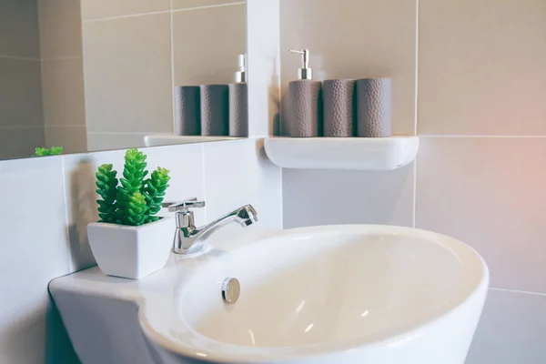 Spacious apartment - Modern wash basin — Stock Photo, Image