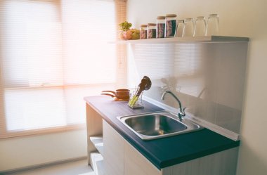 su musluğu ve lavabo