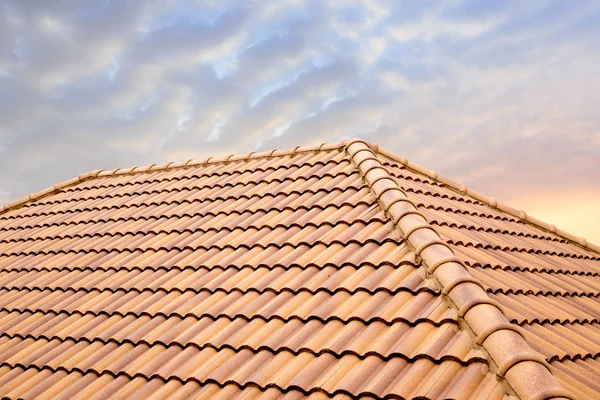 Roof tiles and sky sunlight. — Stock Photo, Image