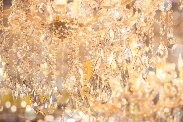 Close-up em cristal de lustre contemporâneo, — Fotografia de Stock