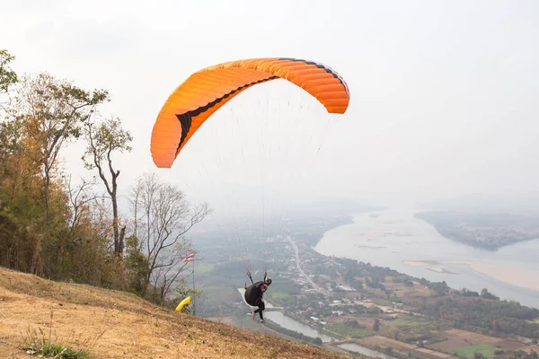 Paragliding Obloze Paraglider Létající Nad Krajinou Krásného Výhledu Mekong River — Stock fotografie