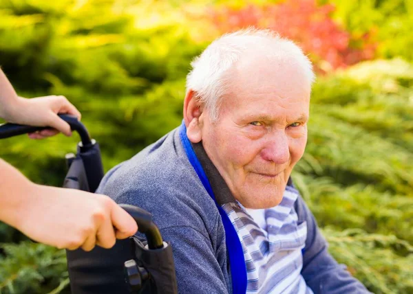 Aîné Handicapé Déprimé Raison Quarantaine Maison Soins Infirmiers — Photo