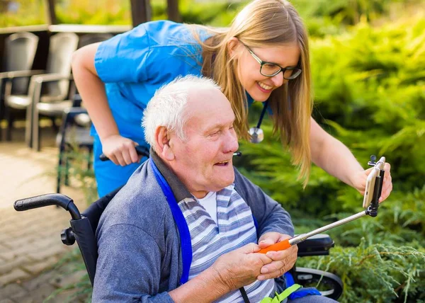 Sluiten Van Internet Chatten Het Verpleeghuis Als Gevolg Van Isolatie — Stockfoto