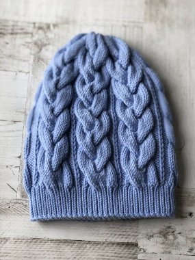 mavi el örgüseti: şapka, eldiven, portakal, kuru ve yabani gül meyveleri, badem, otlar ile eşarp.