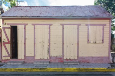     Marie-Galante Adası Guadeloupe tipik ahşap ev 