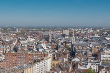 Lille, Chambre de ticaret ve onun çan kulesi, belediye binasının çan kulesine görüntülemek