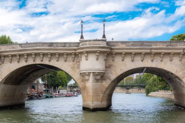 Paris, Pont-Neuf, Seine üzerinde çok güzel bir köprü
