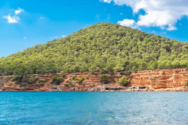 Ibiza Caleta Beach Staré Kůlny Rybáře Pobřeží Krásné Červené Útesy — Stock fotografie