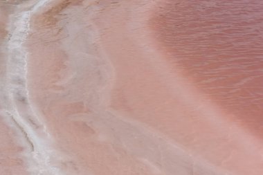     Tuzlama bataklık, tuzlu su farklı tabakaları, derece derece değişme pembe 