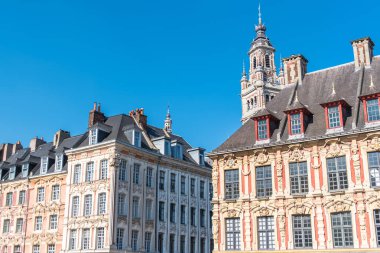      Lille, eski evlerde merkezi ve çan kulesine Chambre de ticaret 