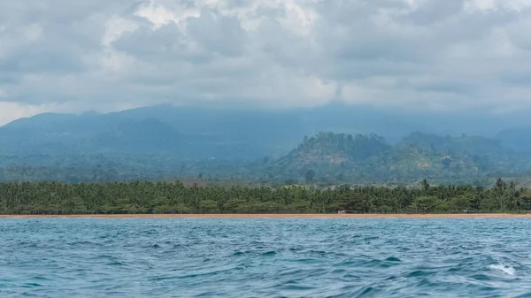 圣多美和普林西比 美丽的风景 海滩和热带雨林的背景 — 免费的图库照片