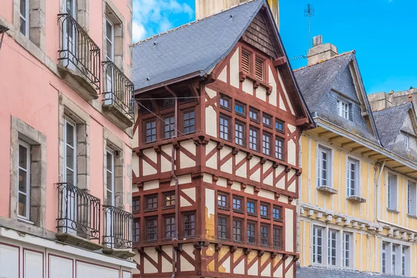     Quimper, eski yarı ahşap ev, Brittany güzel turistik şehir 