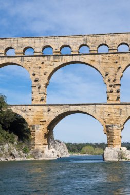Kemerli Pont du Gard köprüsü, Gardon nehri.