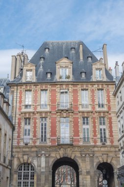 Paris, Marais, pembe cepheler des Vosges yerleştirin