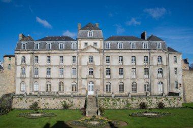    Vannes, Brittany, görünümü flowerbed duvarlarla ve surlar Bahçe 