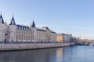     Paris, Seine Conciergerie ve pont Neuf, le de la CIT görünümünü 