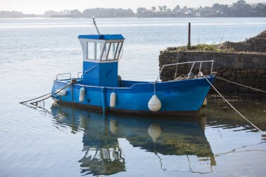 Brittany, balıkçı teknesi küçük mavi tekne