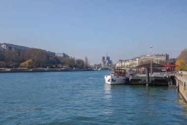     Paris, Seine, Notre-Dame Katedrali, yüzen görünümünü 