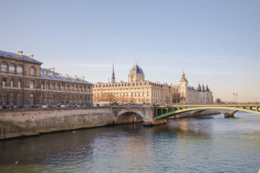     Paris, Notre-Dame, pont kışın le de la CIT Tarih ile Seine görünümünü 