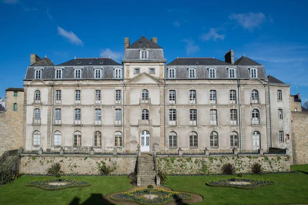 Vannes Bretagne Utsikt Över Vallarna Trädgården Och Väggarna Med Blomster — Stockfoto